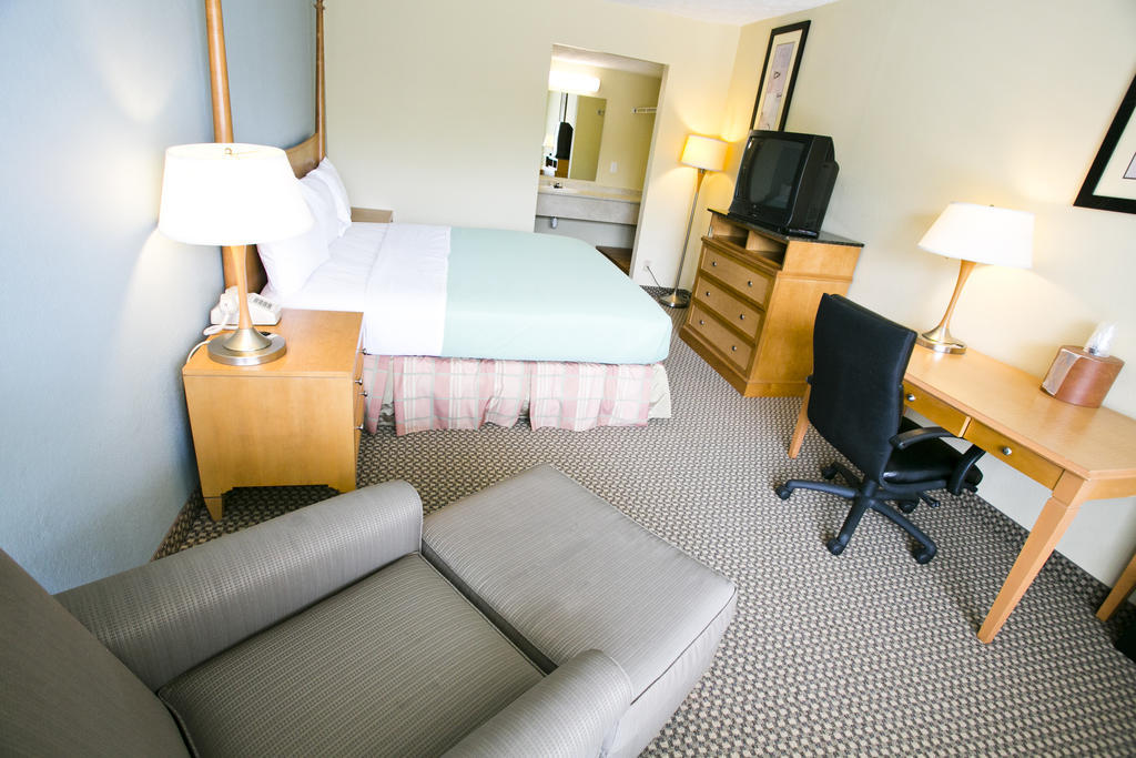 Star City Inn And Suites Grove City Habitación foto